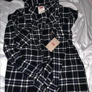 Men’s Levi’s flannel size L brand new